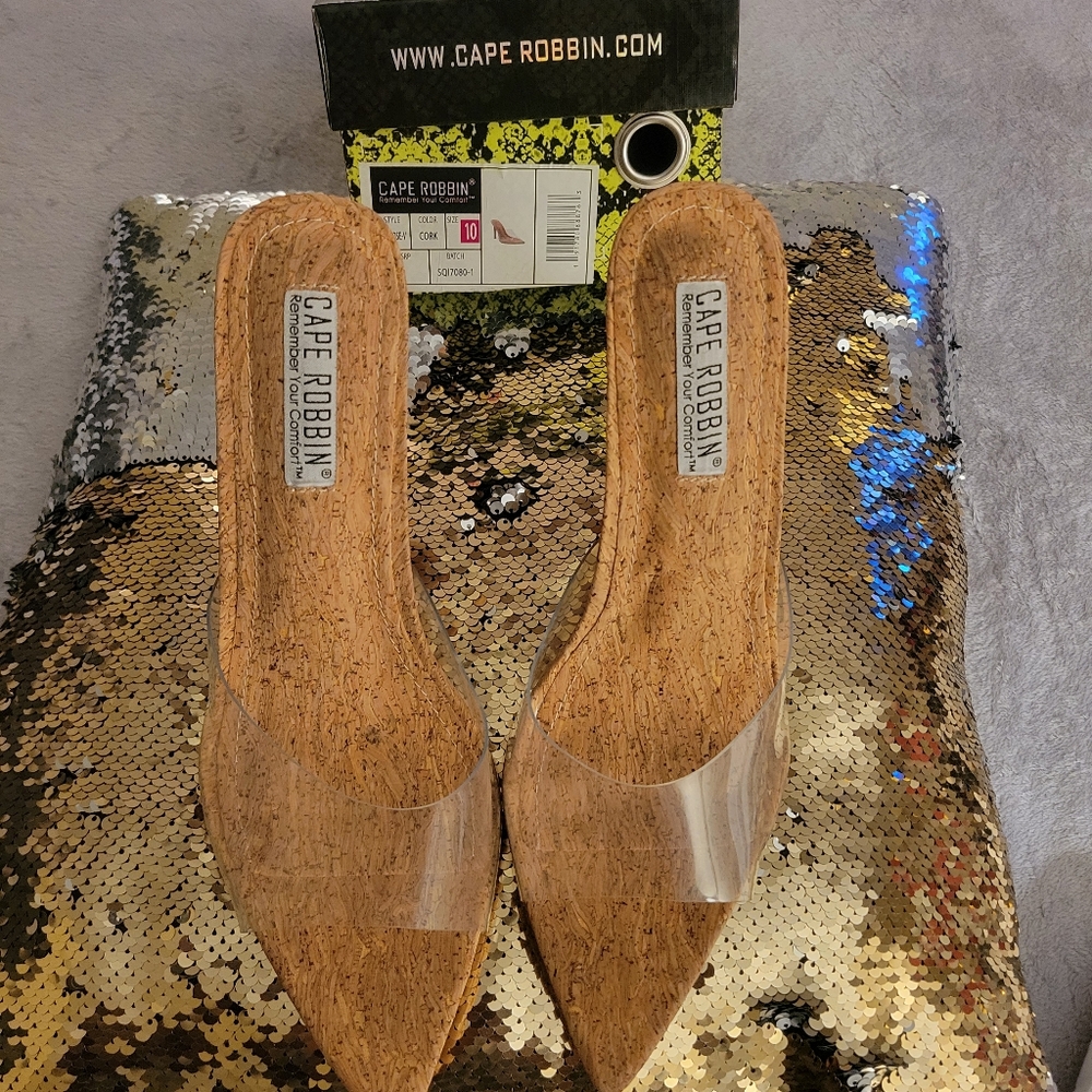 Beautiful Size 10 Clear Heels